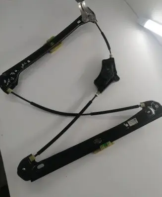 Volkswagen Golf VII Front door window regulator with motor 5G4837461H C03532105