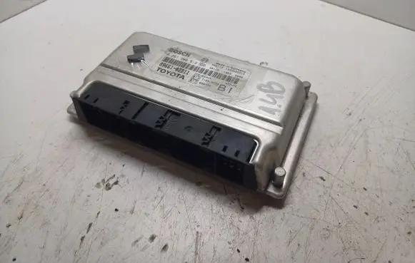 Toyota Corolla E120 E130 Engine control unit/module 8966102B11 1039S09213 0261208518