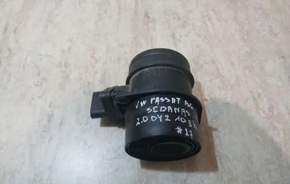 Volkswagen PASSAT B6 Mass air flow meter 0281002461