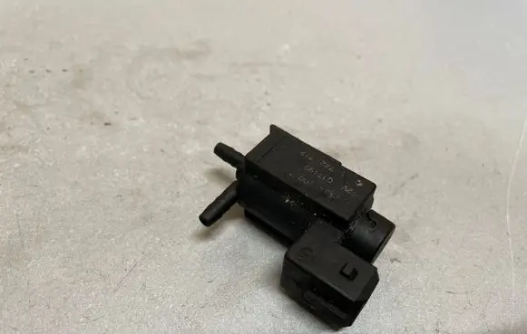 BMW 5 E60 E61 Turbo solenoid valve 1742712