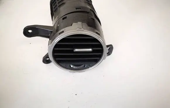 KIA Carens II Dash center air vent grill 974401d000 97440-1d000