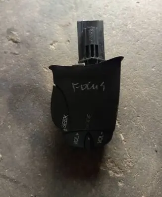 Ford Focus Multifunctional control switch/knob 98ab14k147ac