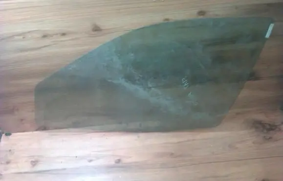 Fiat Punto (176) Front door window glass four-door