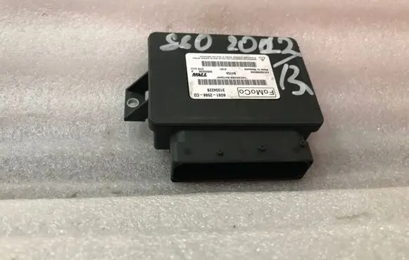 Volvo XC70 Hand brake control module 31334228 6G912598CD A2C53296349