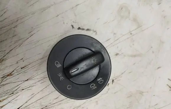 Skoda Octavia Mk2 (1Z) Light switch 748500470000 1Z0941431C 9521104