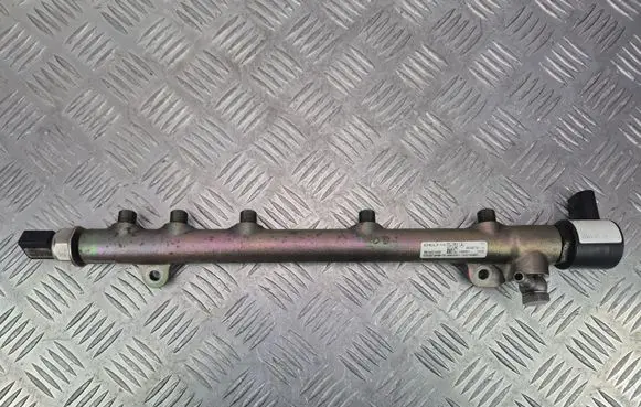Mercedes-Benz E W211 Fuel main line pipe A6460700395 R9144Z142A 0803020498