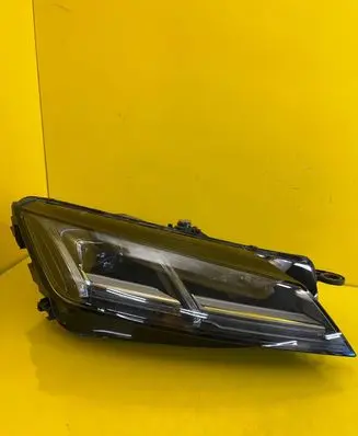 Audi TT TTS RS Mk3 8S Headlight/headlamp 8S0941034