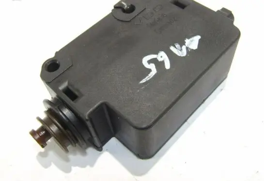 BMW 3 E46 Central locking motor 67118372240