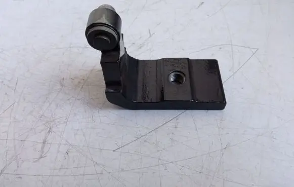 BMW 5 F10 F11 Rear door lower hinge 7185618