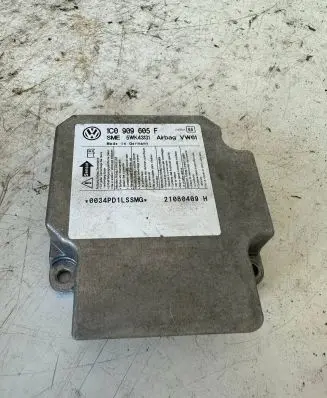 Skoda Fabia Mk2 (5J) Airbag control unit/module 1C0909605F 21080409H 0034PD1LSS0