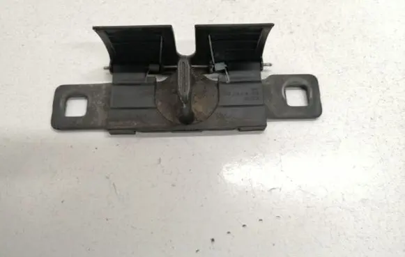 Audi A3 S3 8L Engine bonnet/hood lock/latch loop/hook 8L0827085