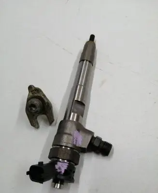 Nissan Qashqai Fuel injector 0445B76882 0445110800