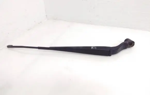 Nissan X-Trail T32 Front wiper blade arm G8458