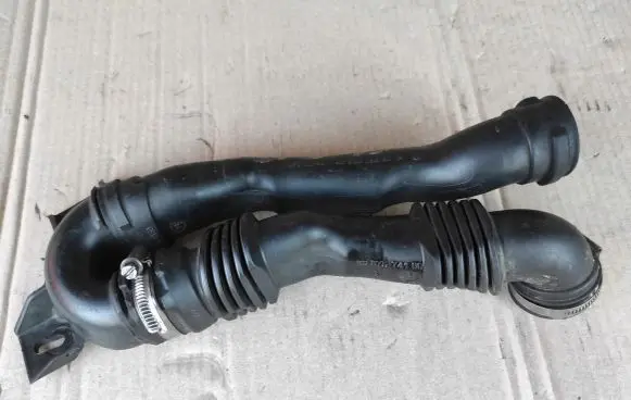 Citroen DS4 Air intake hose/pipe 9687574180