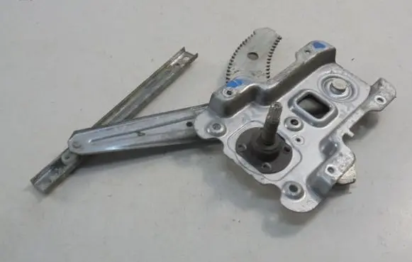 Nissan Micra Rear door manual window regulator 