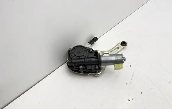 Mercedes-Benz C W206 Tailgate/trunk/boot lift motor 0390204124 S000047671A
