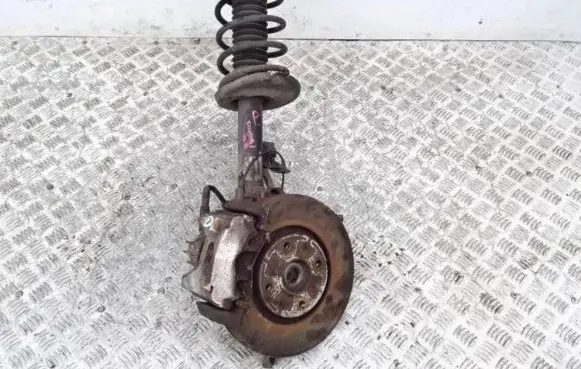 Peugeot 5008 Front wheel hub spindle knuckle