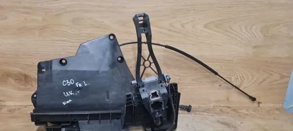 Volvo C30 Front door lock 30799311