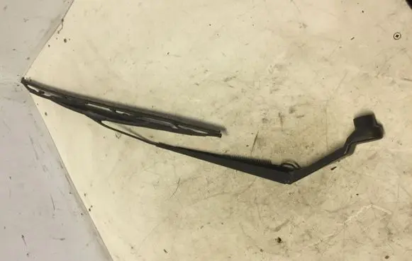 Mazda 5 Windshield/front glass wiper blade 