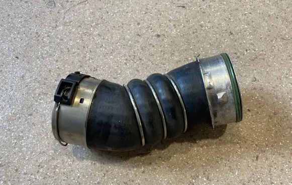 BMW X5 F15 Intercooler hose/pipe 7823236