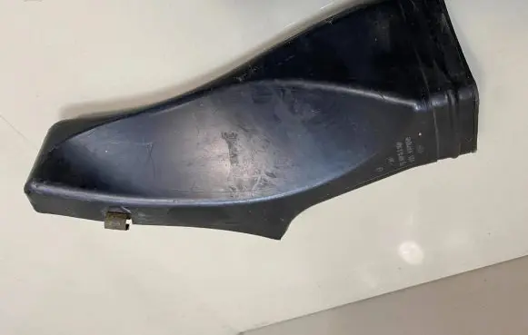 Audi A6 S6 C5 4B Air intake duct part 078129617M