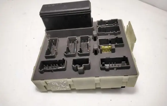 Ford Focus Fuse module 98AG14K150AE 8232806