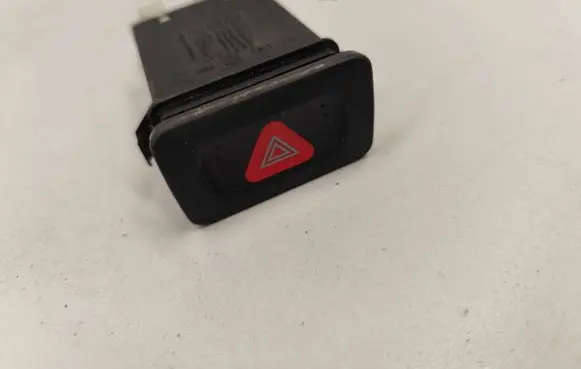 Volkswagen Golf IV Hazard light switch 1J0953235A 1J0959621B 1J0953235B