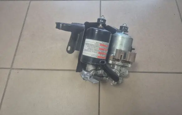 Toyota RAV 4 (XA40) Brake booster 4707012010