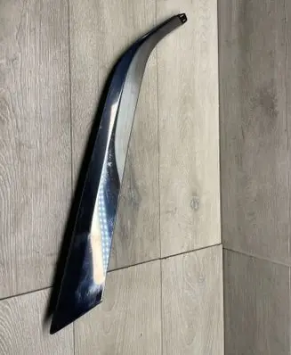 Peugeot 5008 Rear side glass trim 9827008877