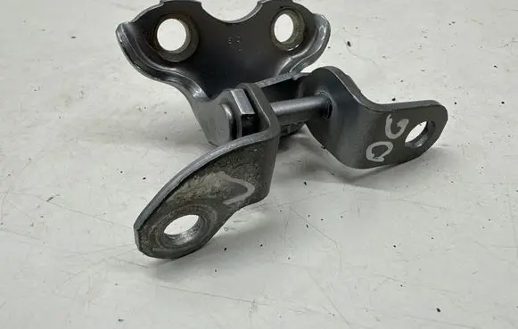 Toyota RAV 4 (XA50) Rear door upper hinge