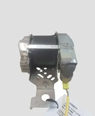 KIA Carens II Front seatbelt 88810201D200