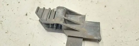 Mitsubishi Lancer VIII Radiator mount bracket
