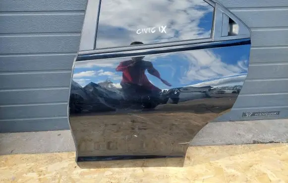 Honda Civic IX Front door