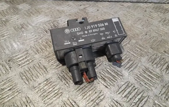 Volkswagen Polo IV 9N3 Coolant fan relay 1J0919506M
