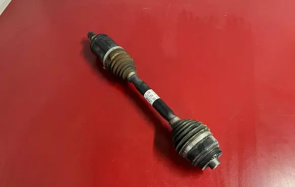 BMW X3 G01 Front driveshaft 8643183
