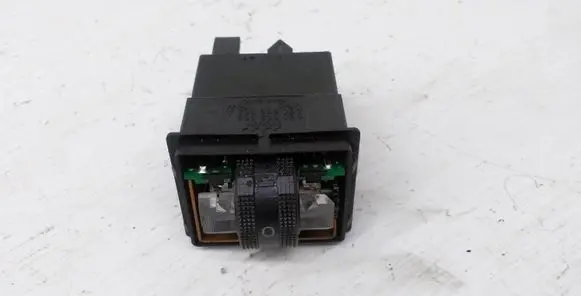 Audi A8 S8 D3 4E Seat heating switch 4E0963563A 8E0963563