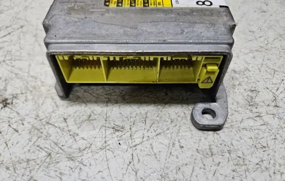 Toyota Avensis T250 Airbag control unit/module 215767102 8917005121