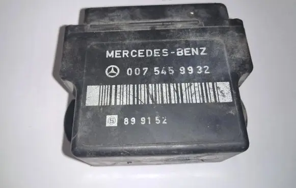 Mercedes-Benz E W124 Glow plug pre-heat relay 0075459932
