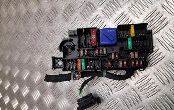 BMW iX1 Fuse box set 8720724