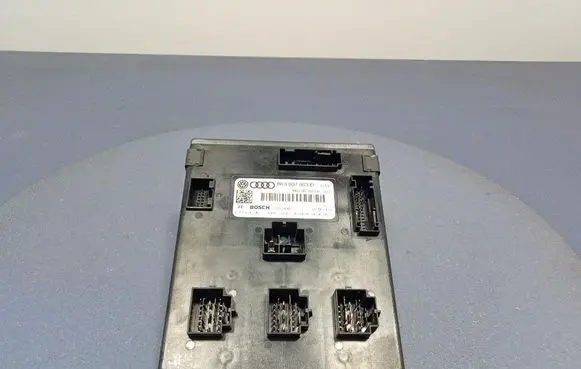 Audi A4 S4 B8 8K Comfort/convenience module 8K0907063D