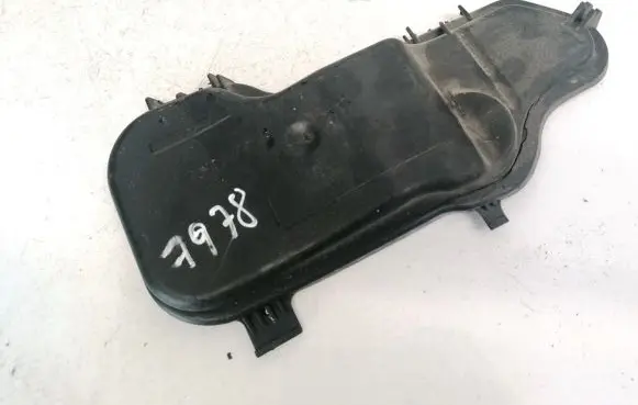 Volvo V70 Headlight/headlamp dust cover 63301