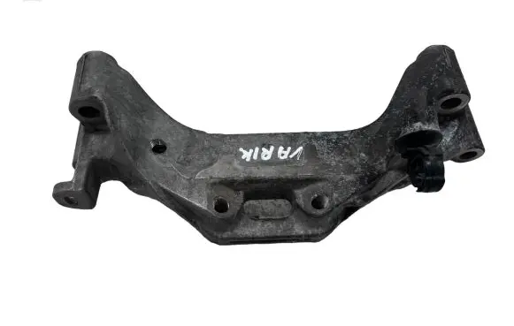 Peugeot 3008 II Engine mounting bracket 9813582980