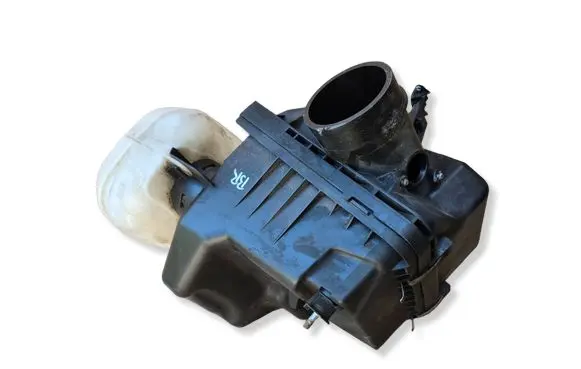 Subaru Outback Air filter box 46052AJ010 46052AJ020 46043AJ010