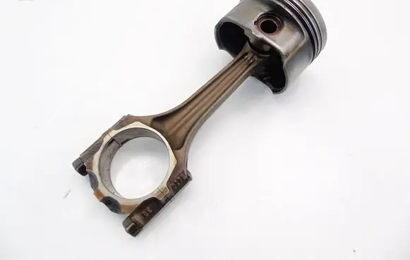 Skoda Octavia Mk4 Piston with connecting rod AGNTK