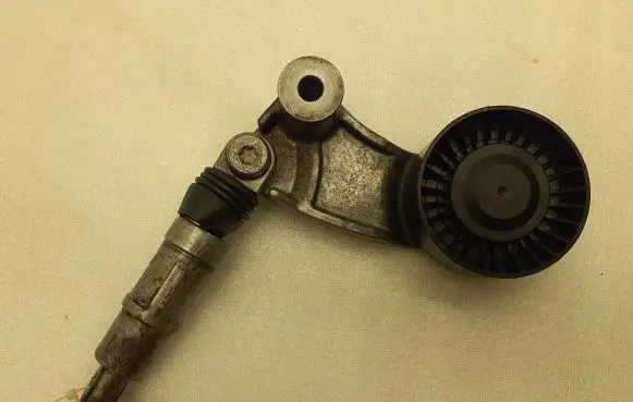 Subaru Legacy Alternator belt tensioner F552724 F55272401