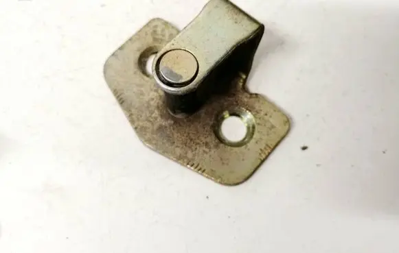 Opel Astra G Front door lock loop/hook striker 