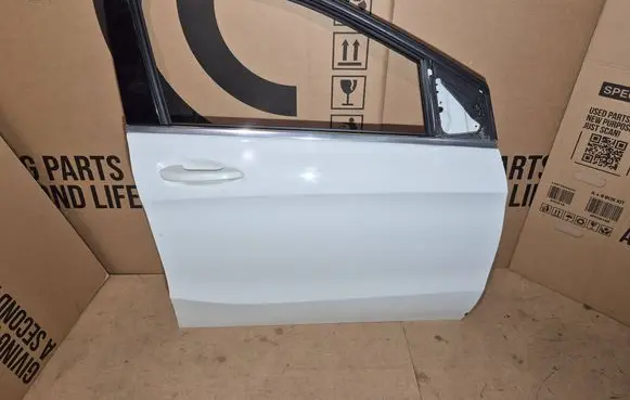 Mercedes-Benz B W246 W242 Front door A2467200205