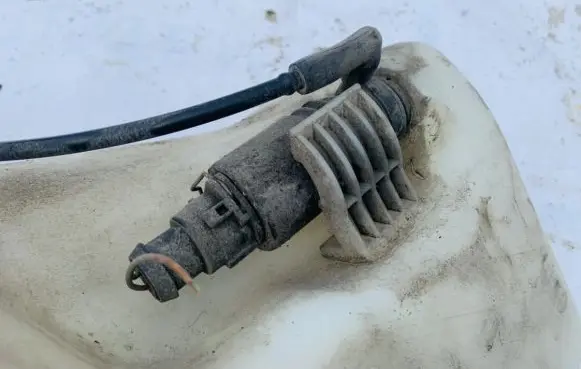 Windscreen/windshield washer pump