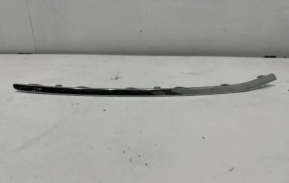 Volkswagen PASSAT B7 Front bumper splitter molding