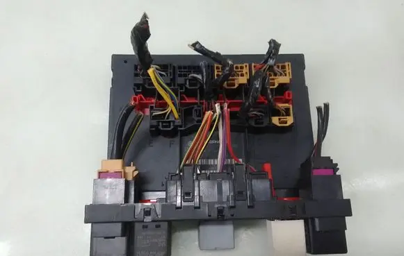 Volkswagen Caddy Comfort/convenience module 1K0937049